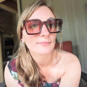 Meet your Posher, Brooke